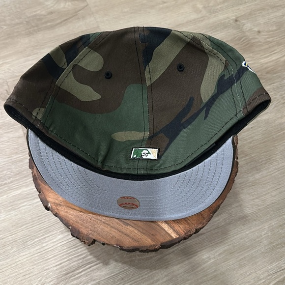 New York Yankees Fitted Hat 7 5/8 - Picture 2 of 5